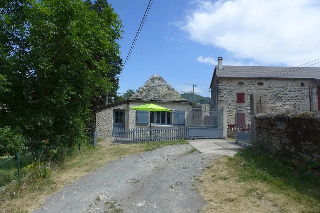 La P'Tite Maison Saint-Hostien Holiday home